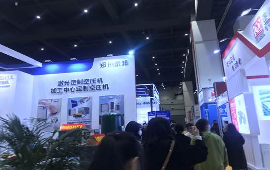 参观郑州工博会,展望工业新时代--机电工程学院赴会展中心开展校外实训活动